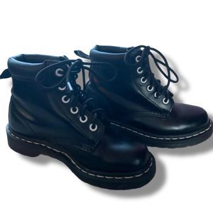 Black dr. Martens